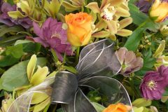 Gesteck-mit-Lenzrosen-4-10-2-scaled