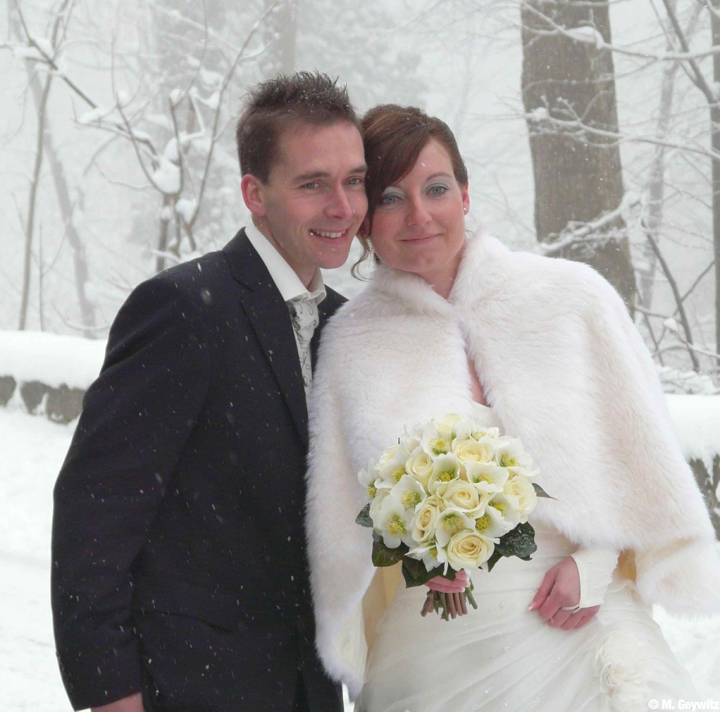 Winterhochzeit, Christrosenbrautstrauß Werner Fischer (1)